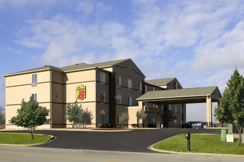 Super 8 by Wyndham Corydon image