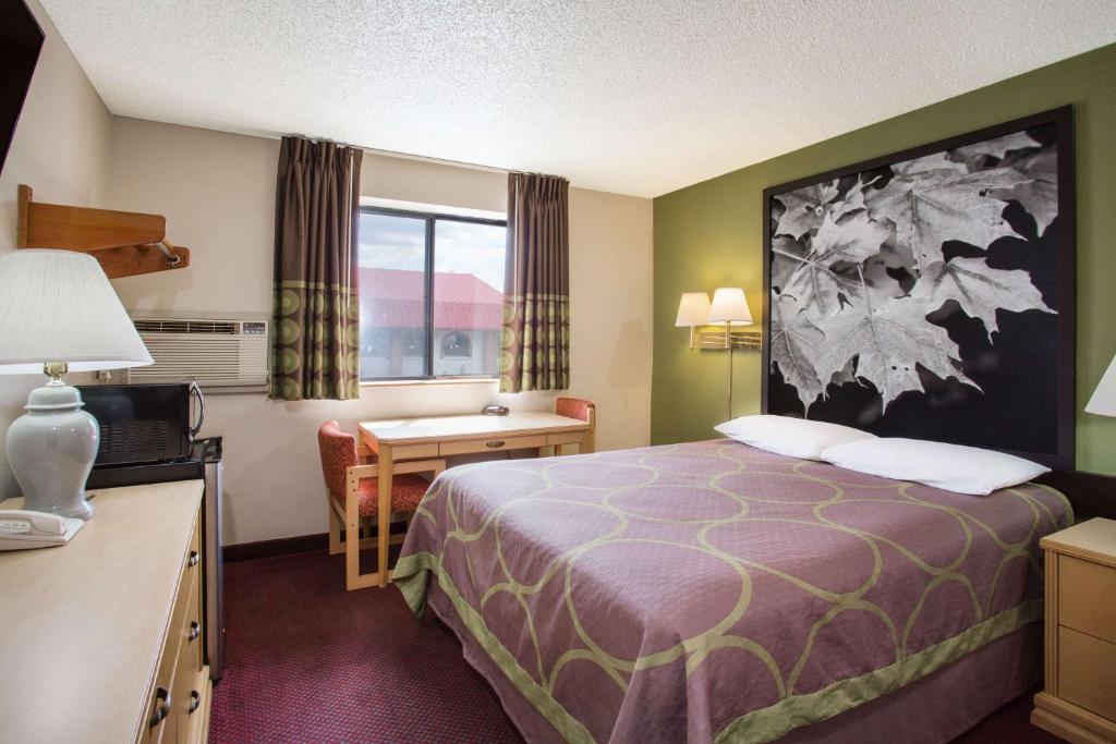 Super 8 by Wyndham Salem VA photo 4