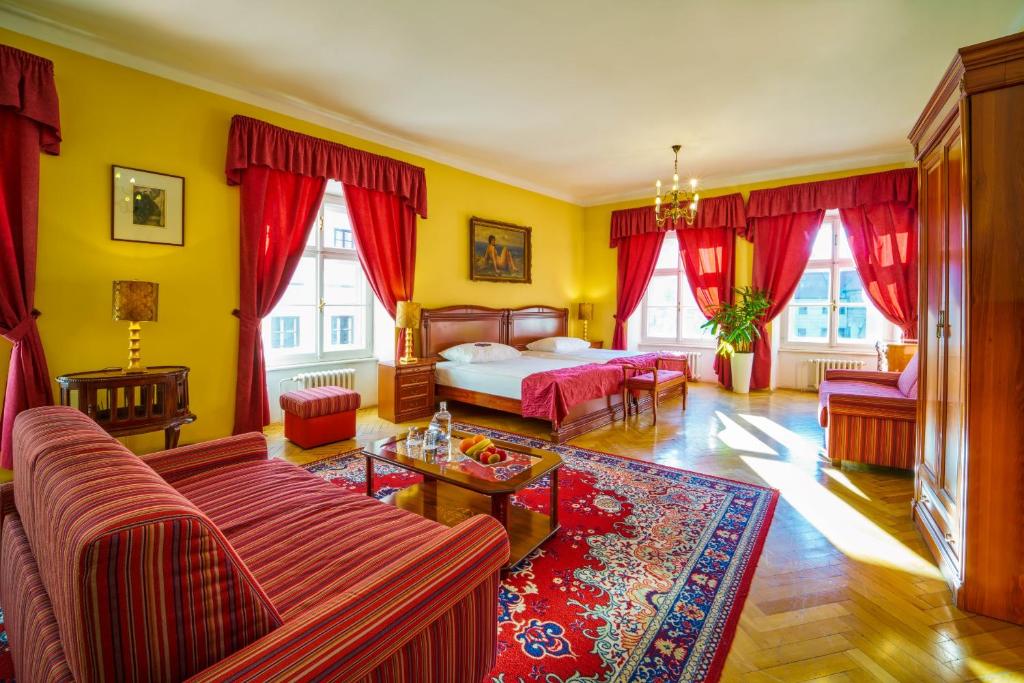 Сьюит (Люкс), Josephine Old Town Square Hotel