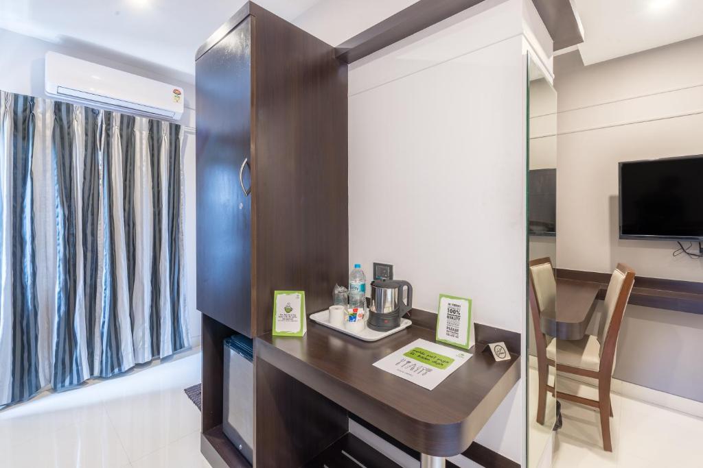 Двухместный ([Sanitized] Standard Double or Twin Room), Treebo Raj Premier