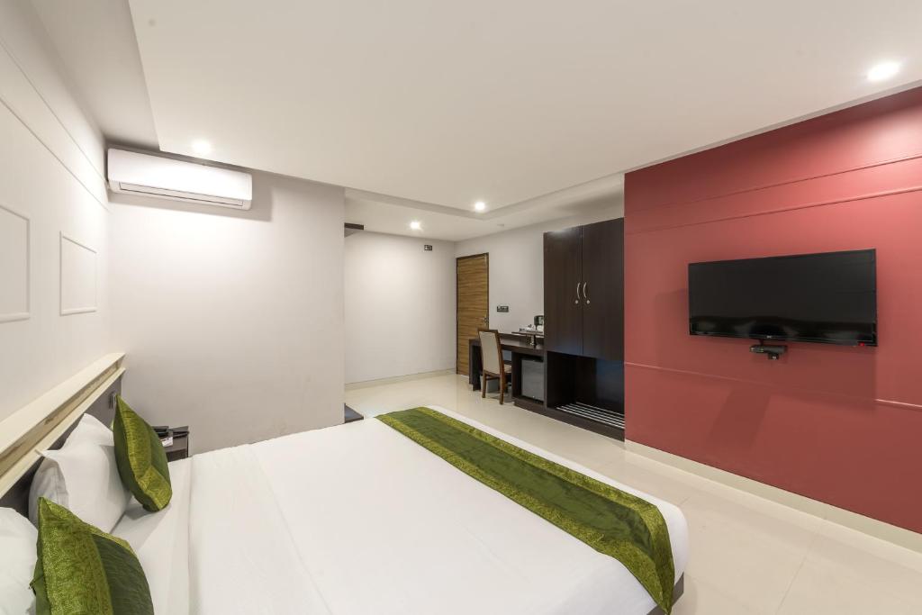 Двухместный ([Sanitized] Standard Double or Twin Room), Treebo Raj Premier