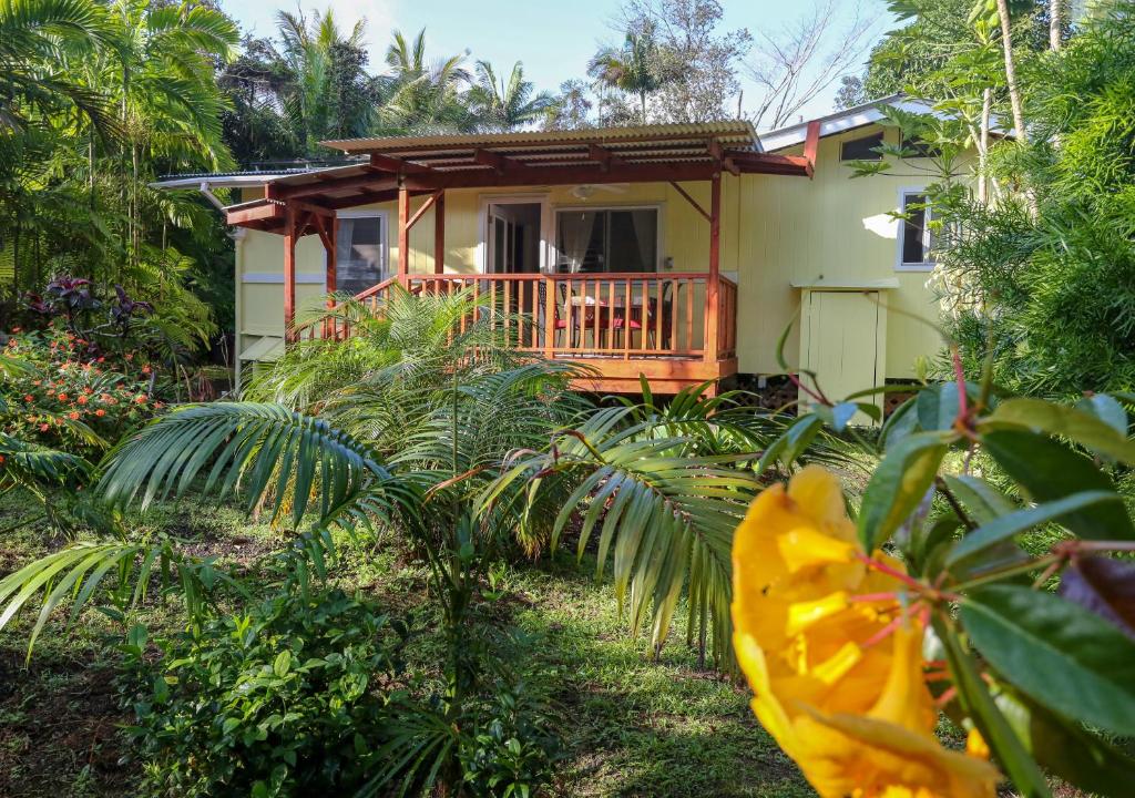 Tropical Anuenue Cottage image