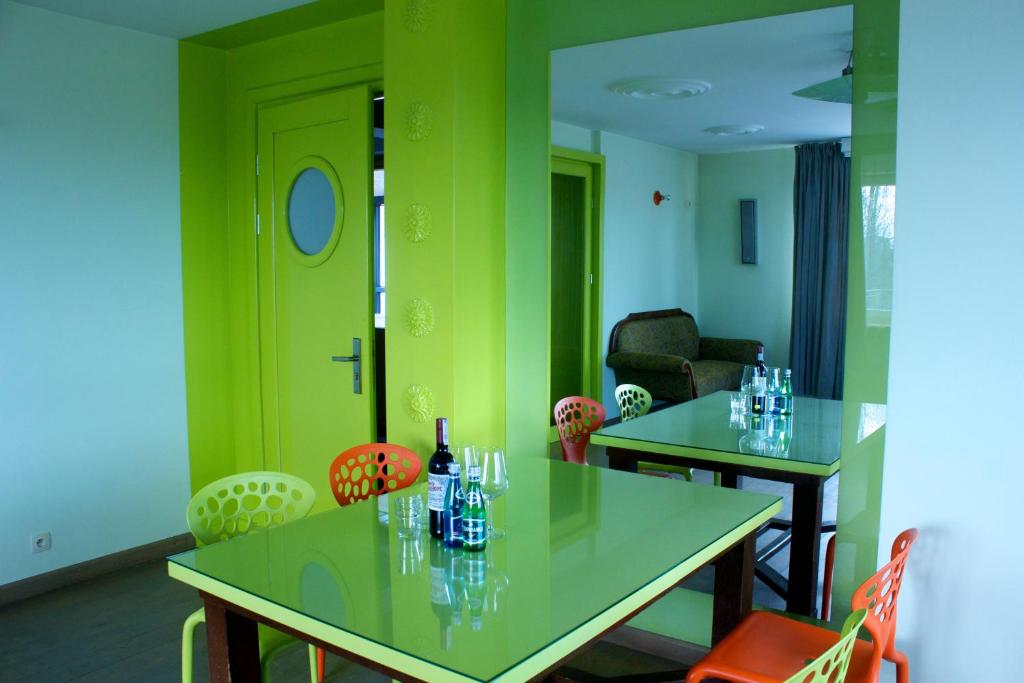 Апартаменты (Апартаменты с 2 спальнями и балконом), Lalala Arthotel & Wine Bar