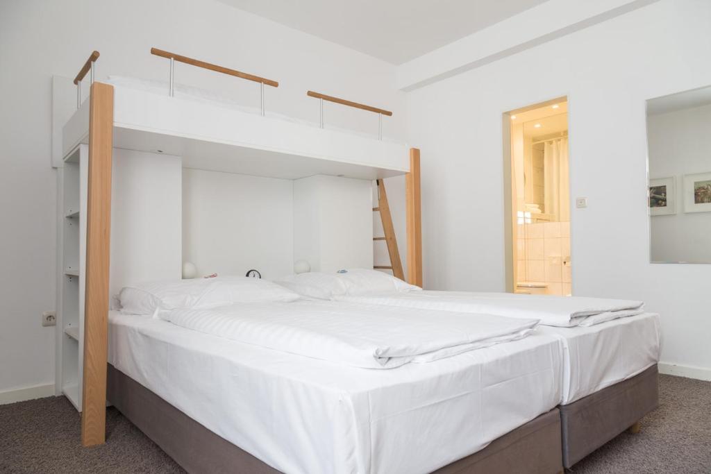 Трехместный (Трехместный номер), MAX Hotel Garni