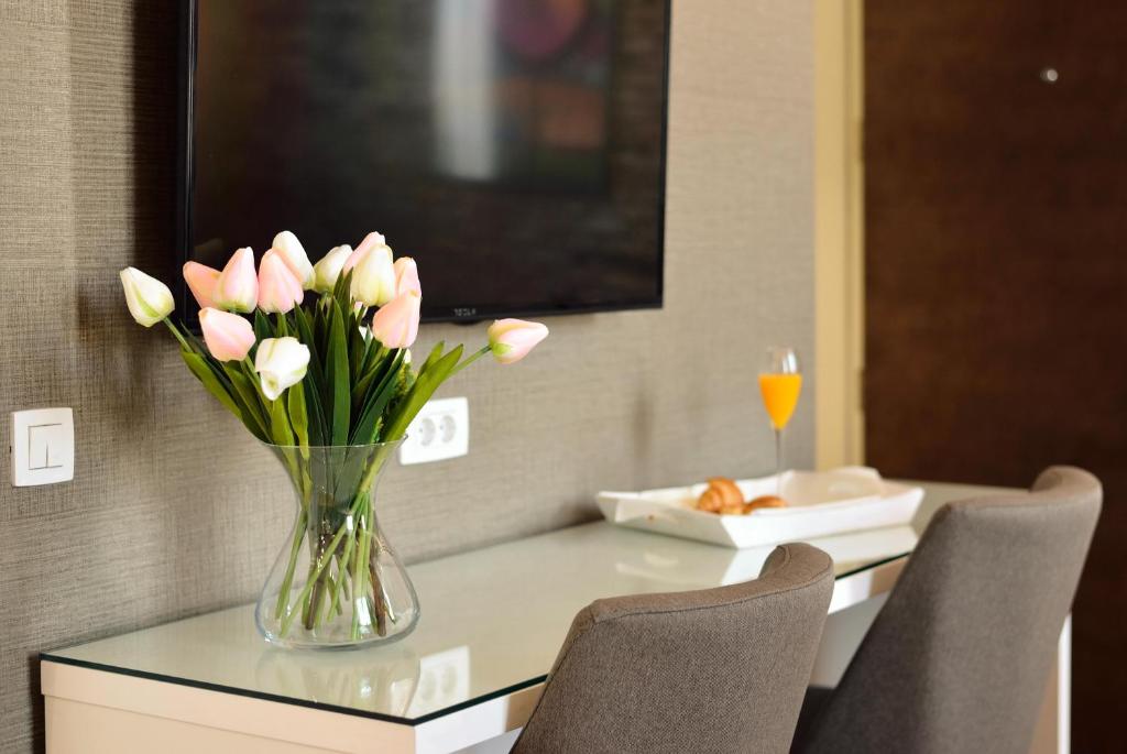 Двухместный (Улучшенный двухместный номер с 1 кроватью), Hotel Belgrade Inn