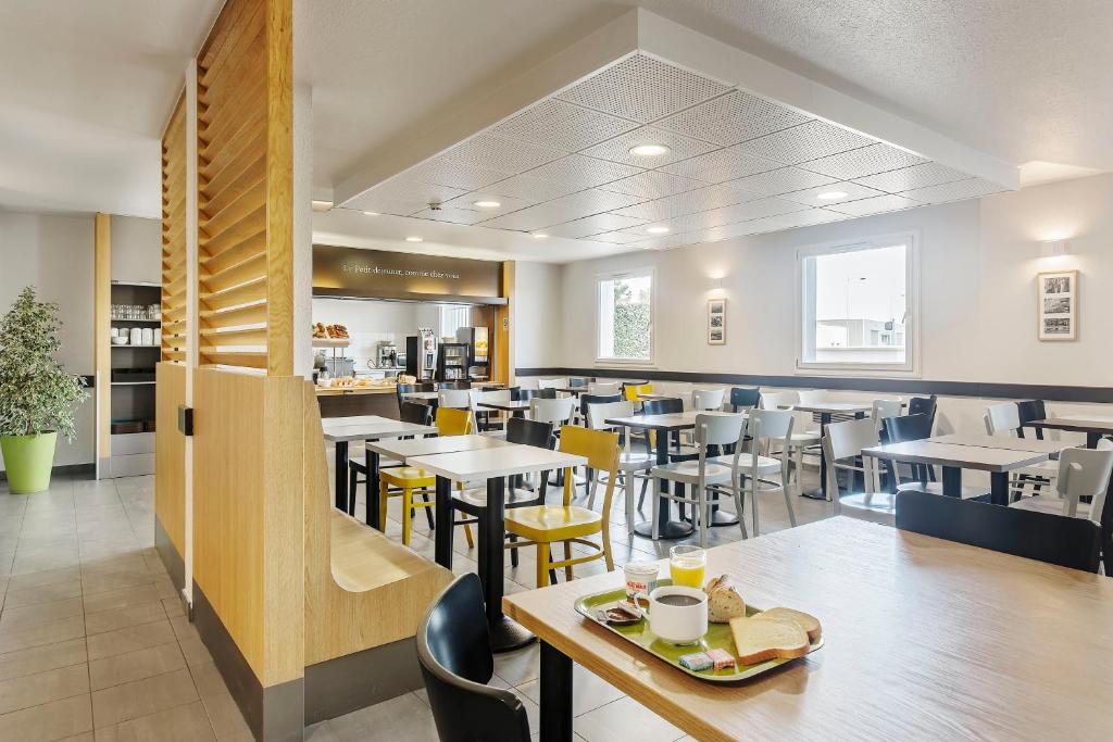 B&B HOTEL Lyon Grand Stade Meyzieu photo 3