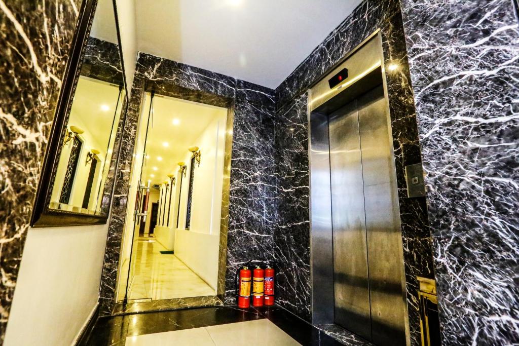 HANOI STARLIGHT BOUTIQUE HOTEL - Tap to explore photos