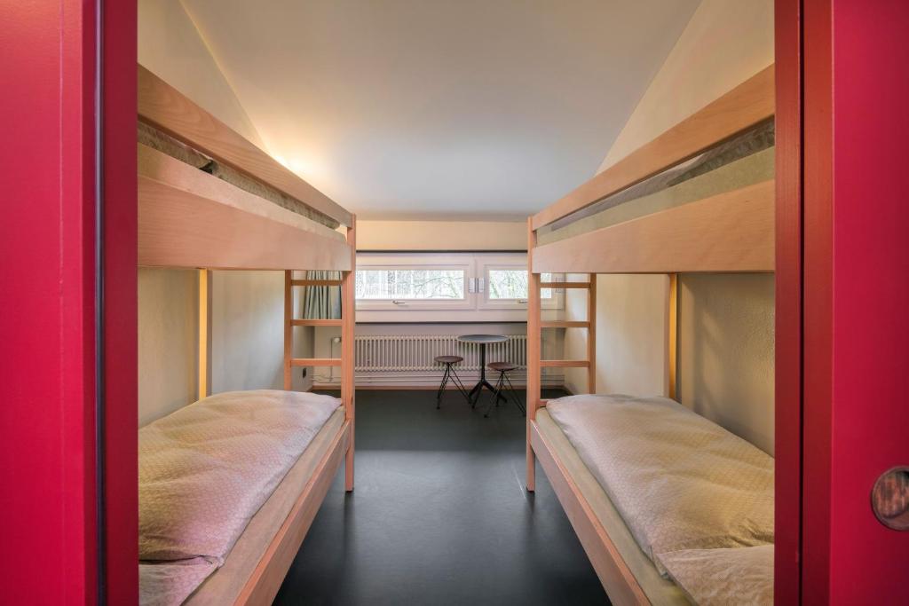 Четырехместный (Четырехместный номер с общей ванной комнатой), Bern Youth Hostel