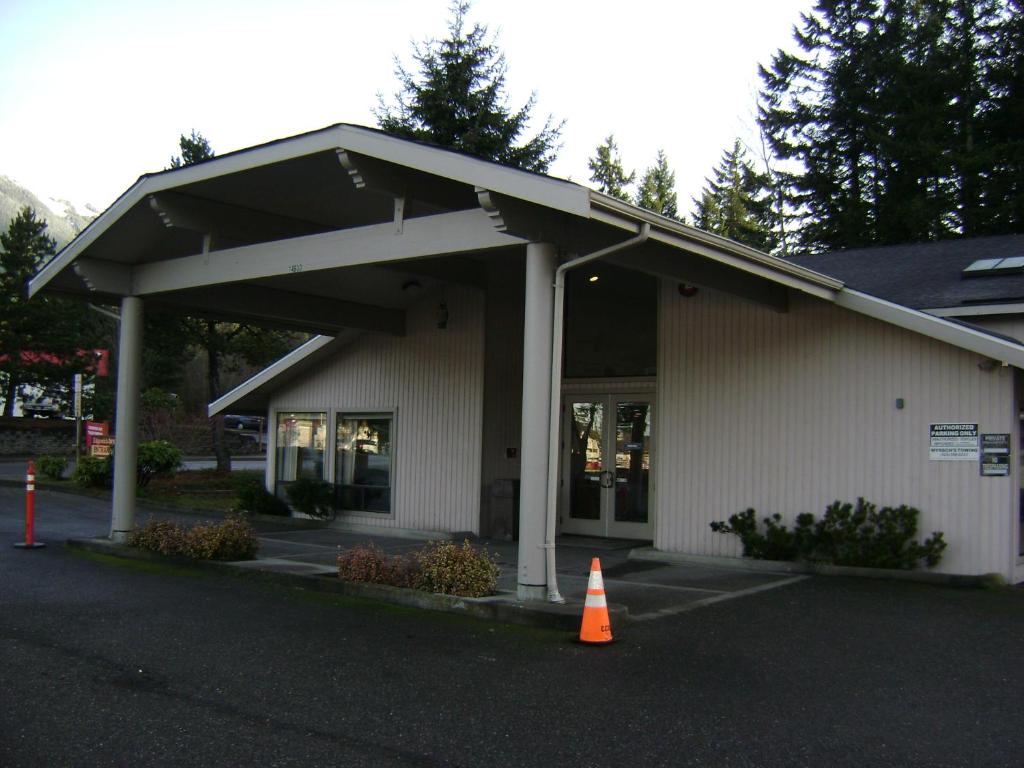 Edgewick Inn photo 3