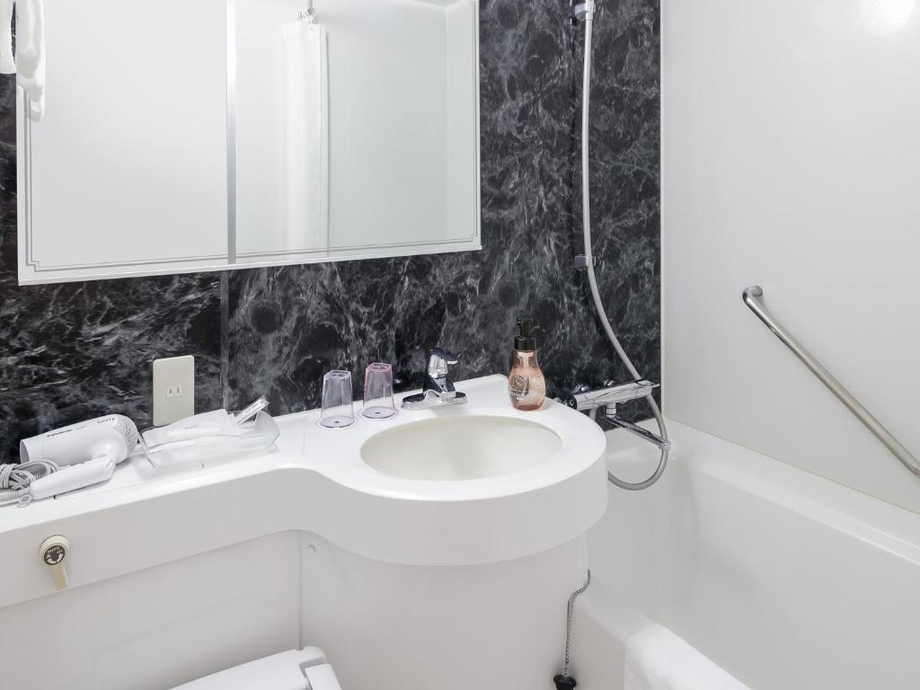 HOTEL MYSTAYS Kagoshima Tenmonkan - Tap to explore photos
