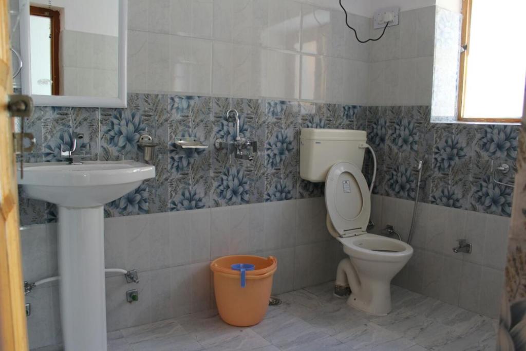 Двухместный (Двухместный номер Делюкс с 1 кроватью), Lhachik Guest House