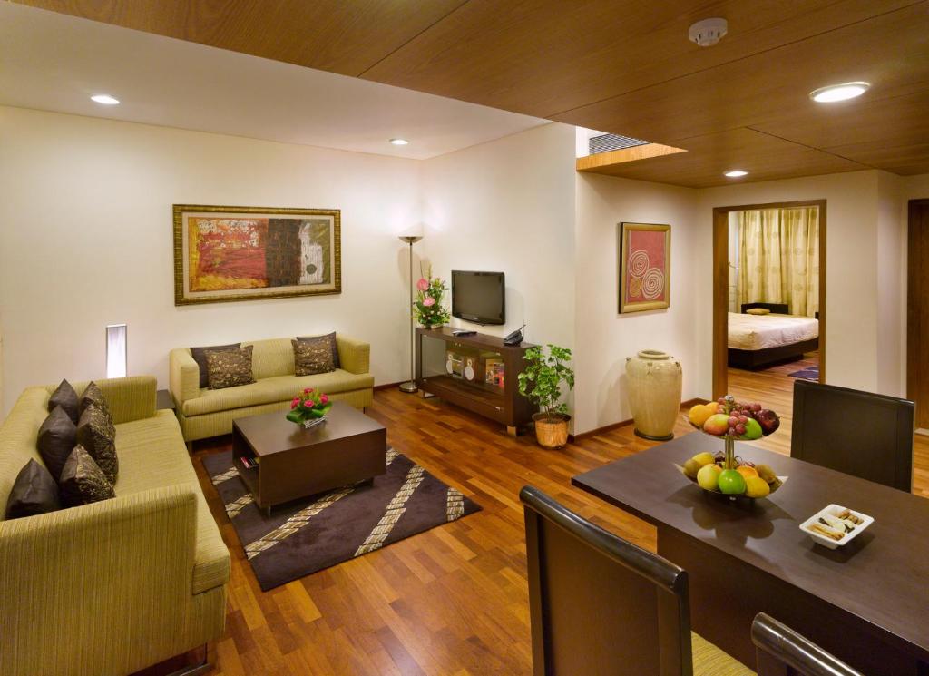 Сьюит (Russel Suite - 10% off on Laundry and Travel desk with Free Early check in and late check out facility), Kenilworth Hotel