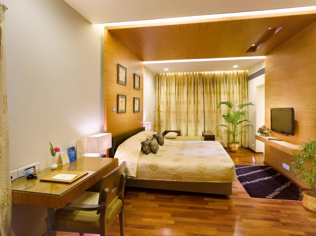 Сьюит (Russel Suite - 10% off on Laundry and Travel desk with Free Early check in and late check out facility), Kenilworth Hotel