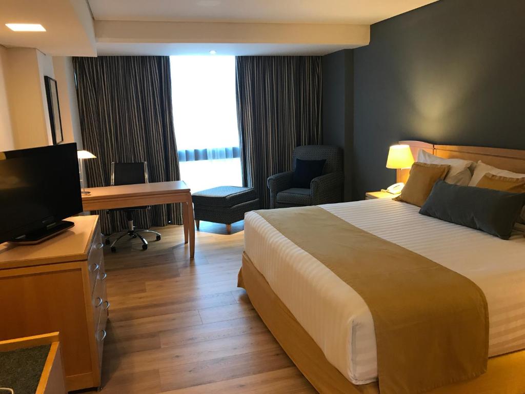 Двухместный (Номер бизнес-класса с кроватью размера «king-size»), Radisson Paraiso Perisur