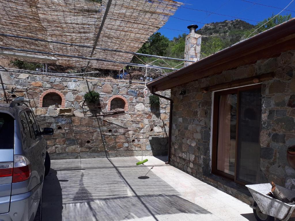 Agrompelo House photo 3