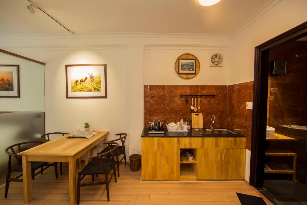 Апартаменты (Апартаменты с балконом), Elegant Studio Yet Kieu