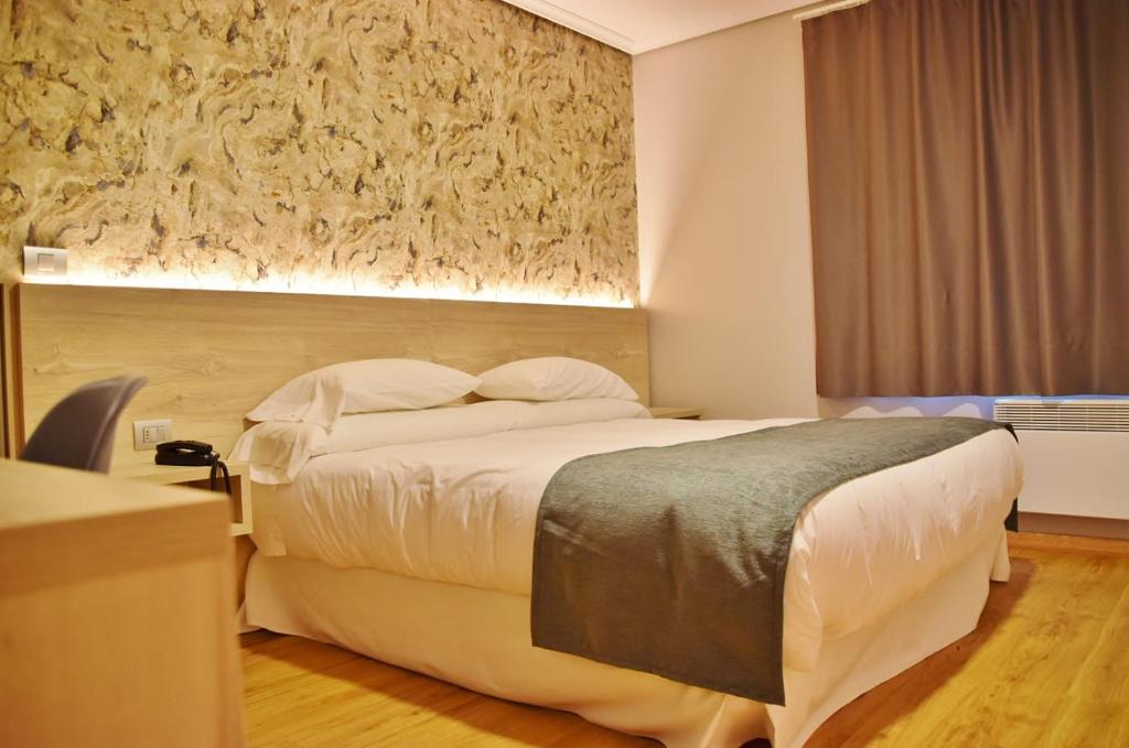 Hospedium Hotel La Marina Costa da Morte photo 2