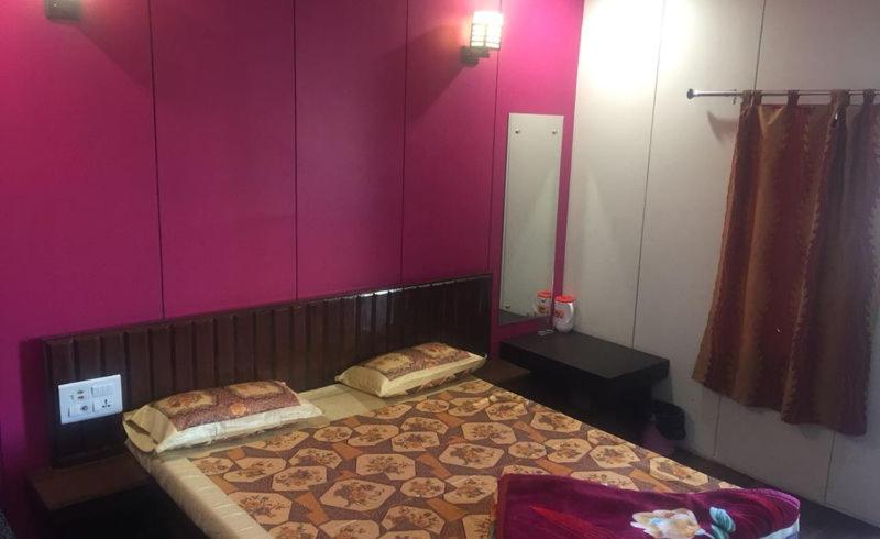 Deluxe stay near the epic Tajmahal photo 1