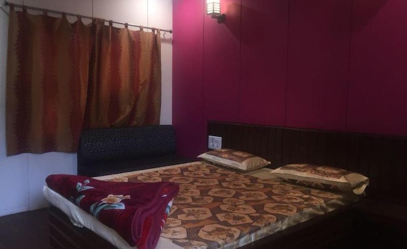 Deluxe stay near the epic Tajmahal photo 3