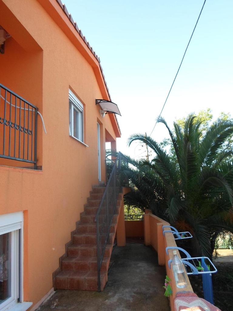 Holiday home Orange family apartments photo 2
