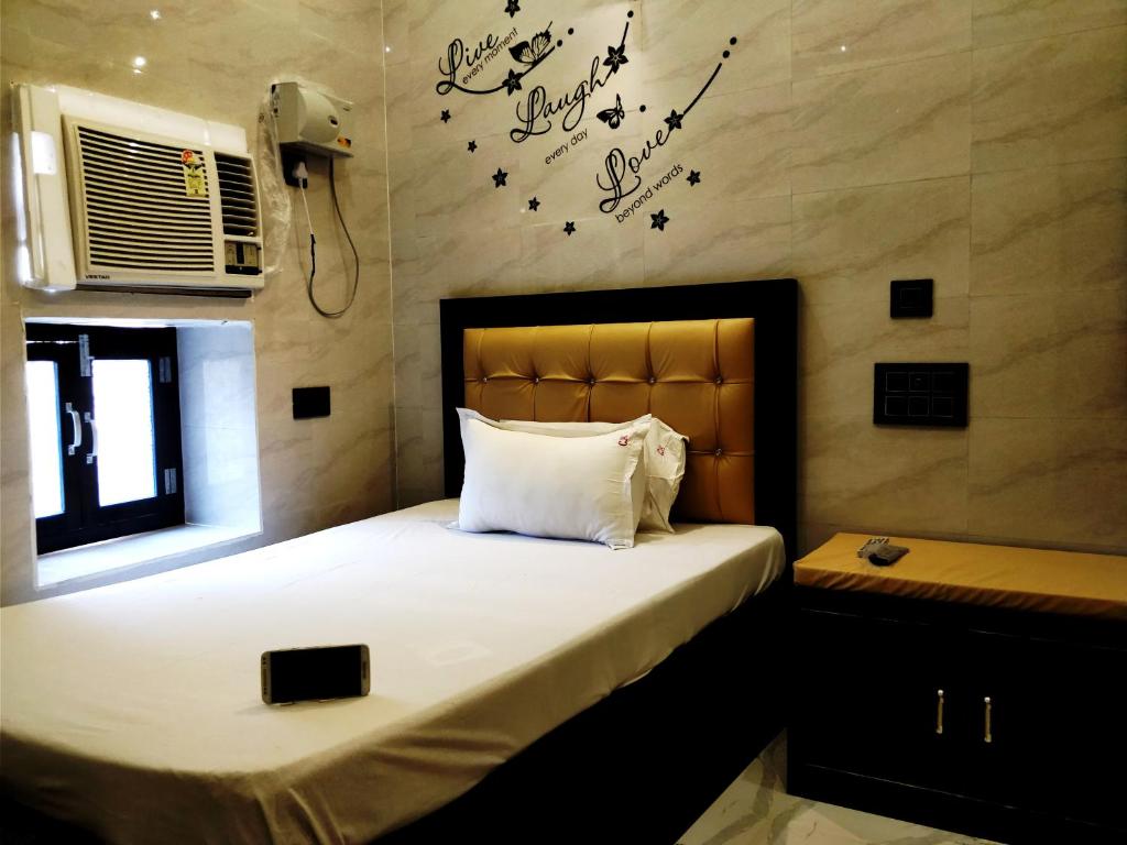 Одноместный (Улучшенный одноместный номер), City Hotel