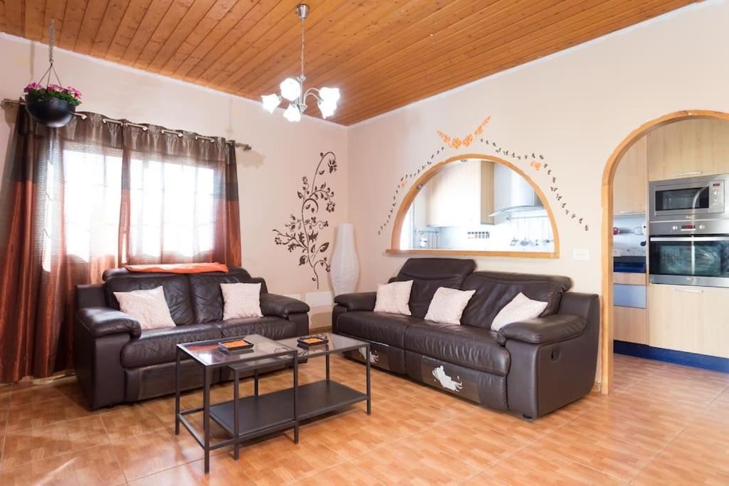 Villa Blanca Tenerife - Complete House - Terrace and BBQ, 5 minutes from the beach and airport photo 1