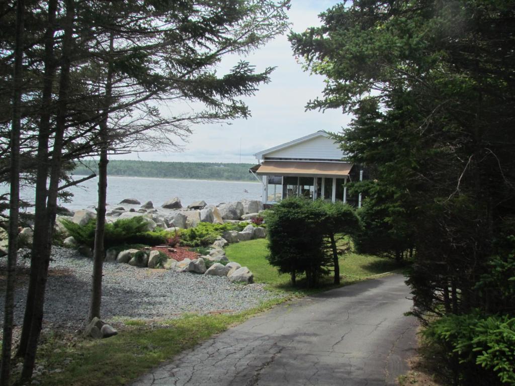 Ocean Surf Cottage photo 1