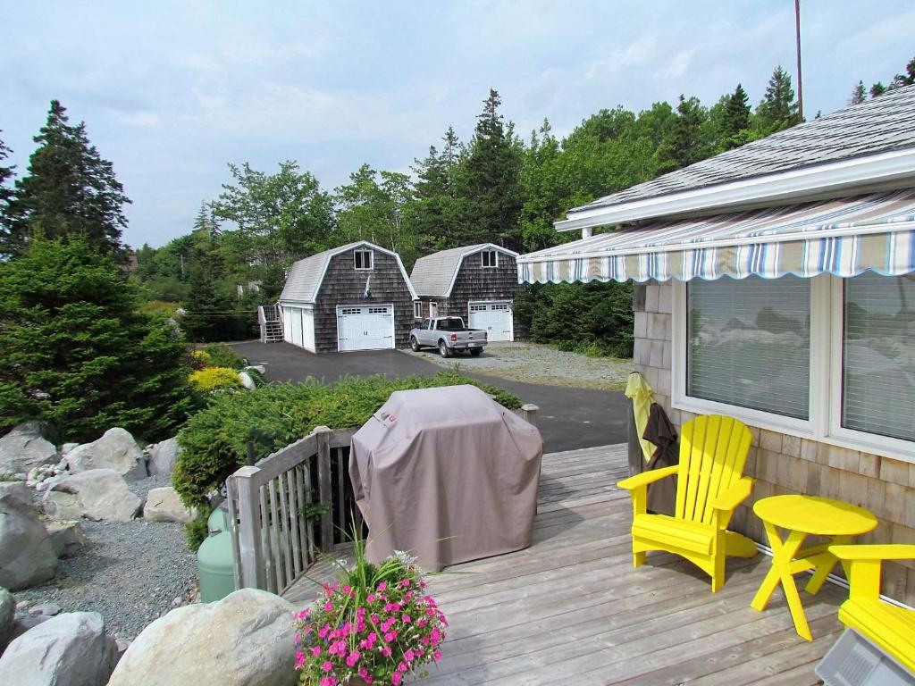 Ocean Surf Cottage photo 2