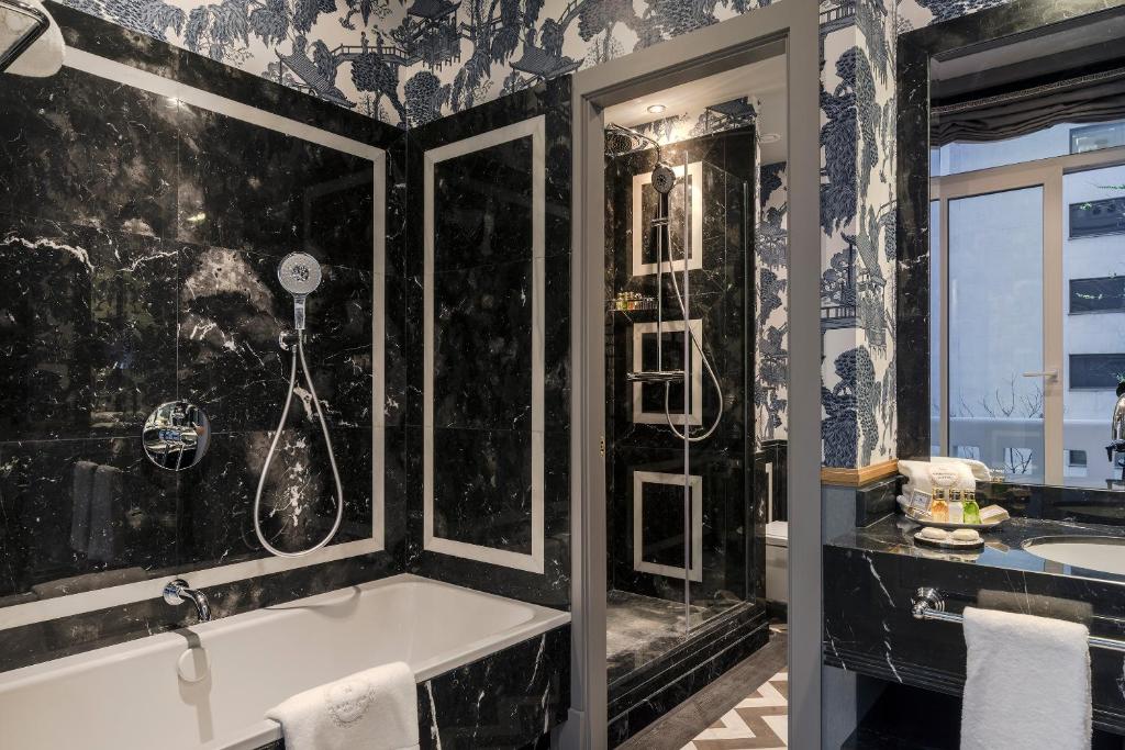 Двухместный (Улучшенный двухместный номер с 1 кроватью), Heritage Madrid Hotel