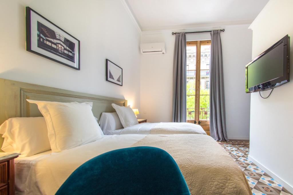 Hostal Girona photo 2