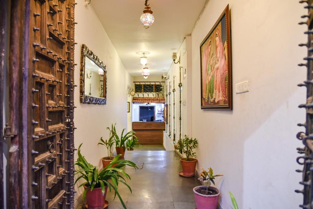 Hotel Devraj Niwas on Lake Pichola photo 3