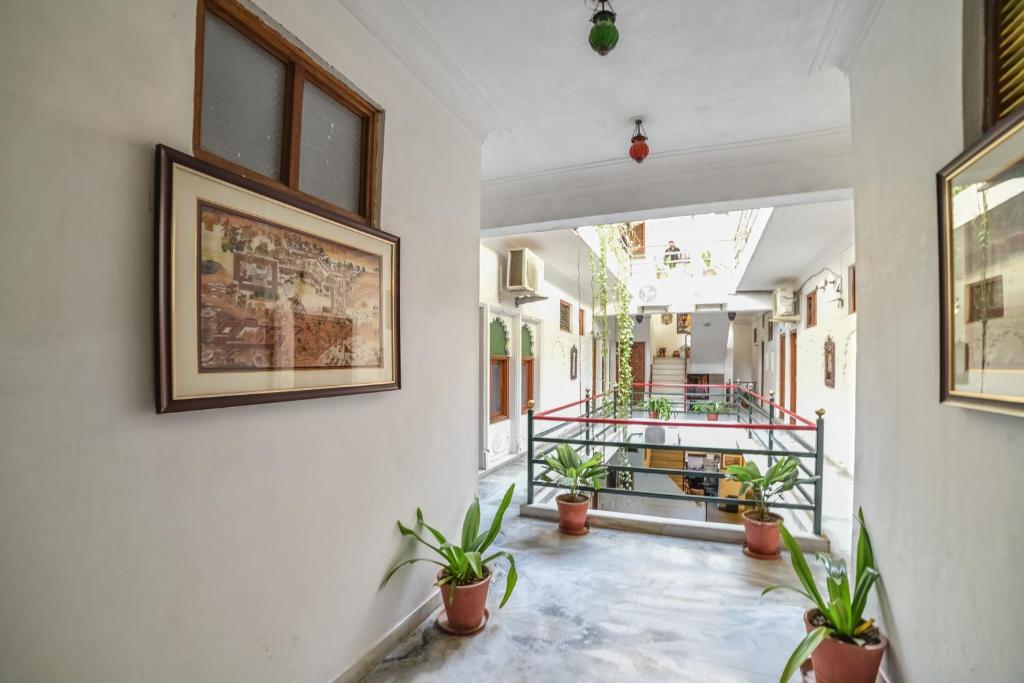 Hotel Devraj Niwas on Lake Pichola photo 1