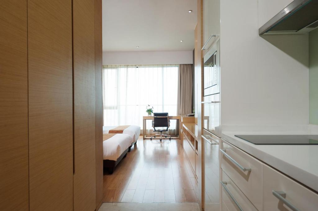 Yicheng Pazhou Poly World Trade Centre Apartment photo 4