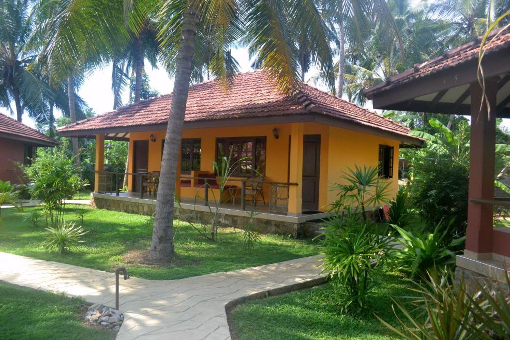 Puetz Travels Beach Resort photo 4