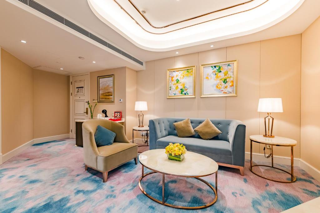 Сьюит (Collection Executive Suite), Radisson Blu Plaza Xing Guo Hotel Shanghai