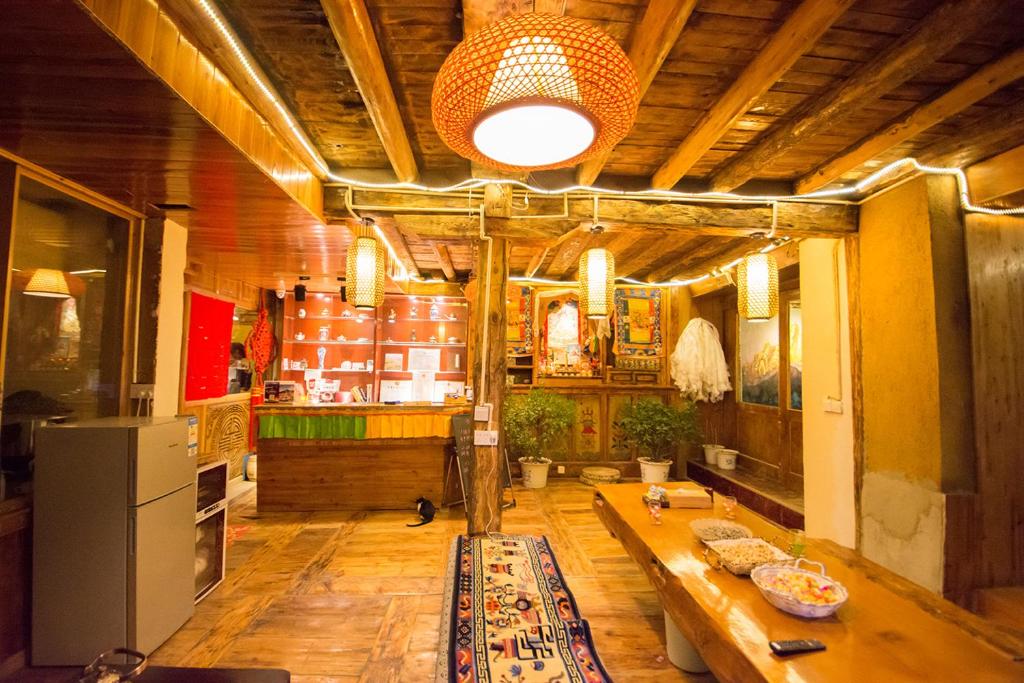 Shangri-La King Gesar Guesthouse photo 2