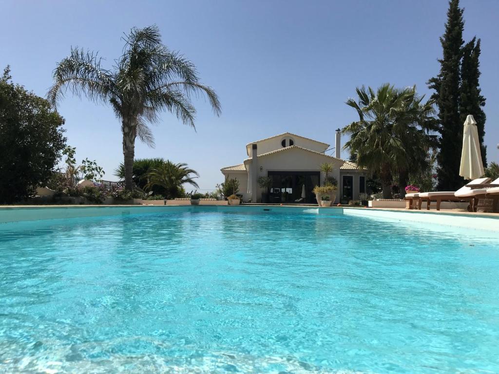 Villa Vravrona Tower & Suites photo 2