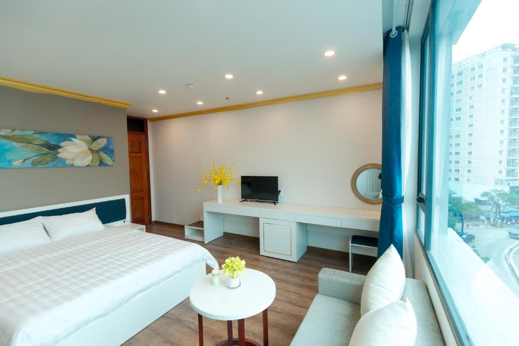 Двухместный (Улучшенный двухместный номер с 1 кроватью), Honeymoon Hotel and Apartment