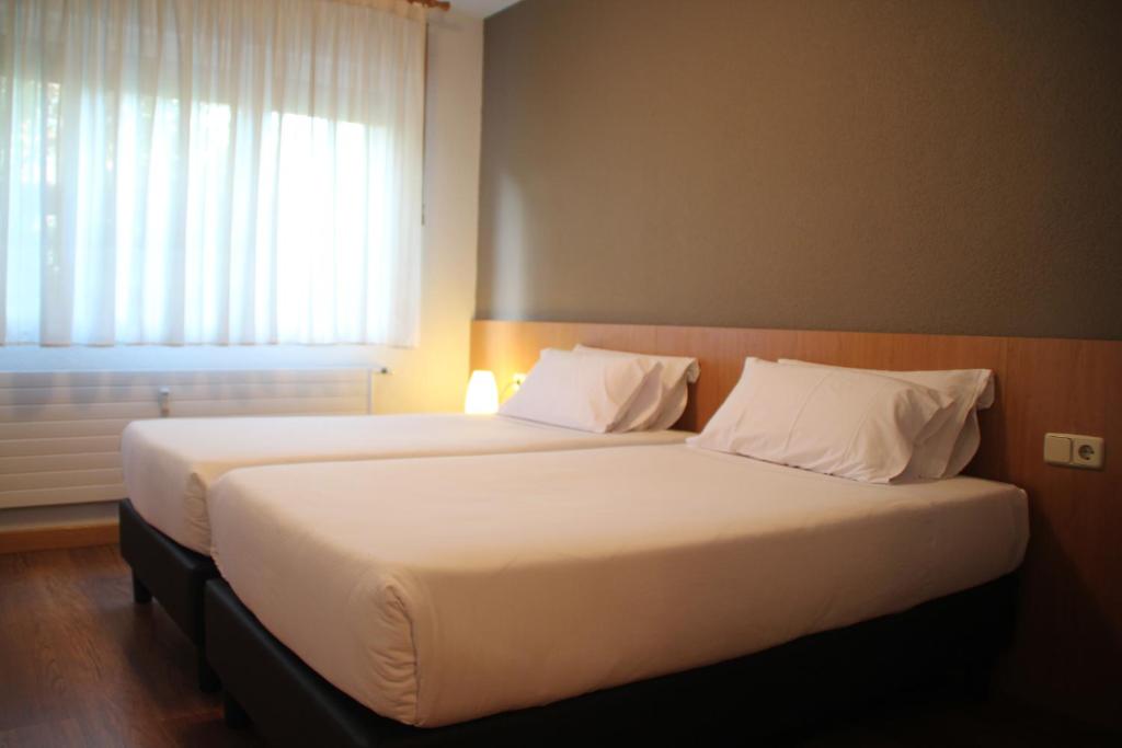 Hostal Abodi photo 2