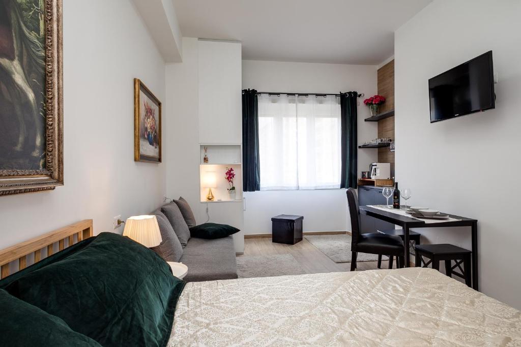Dreamsrome Lux Room Type - Studio Apartment