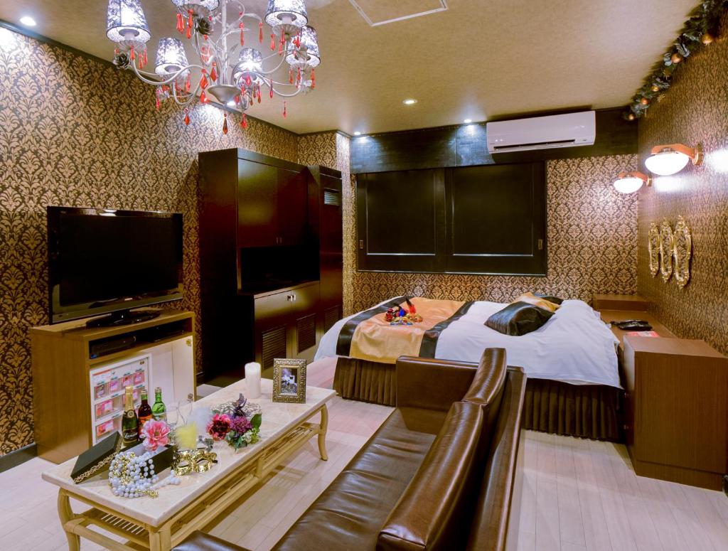 Hotel Christmas Night at the Opera (Love Hotel) photo 1