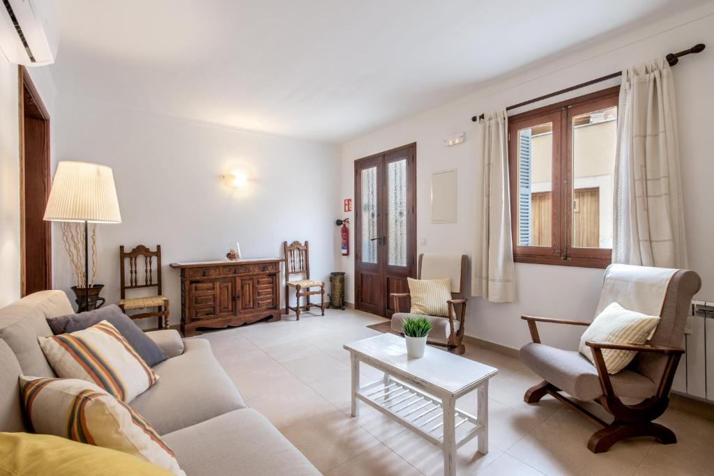 Townhouse Lleo 72 By homevillas360 photo 4