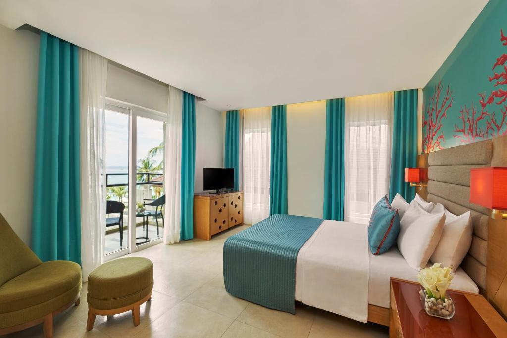 Двухместный (Классический номер с кроватью размера «queen-size»), Movenpick Resort & Spa Boracay