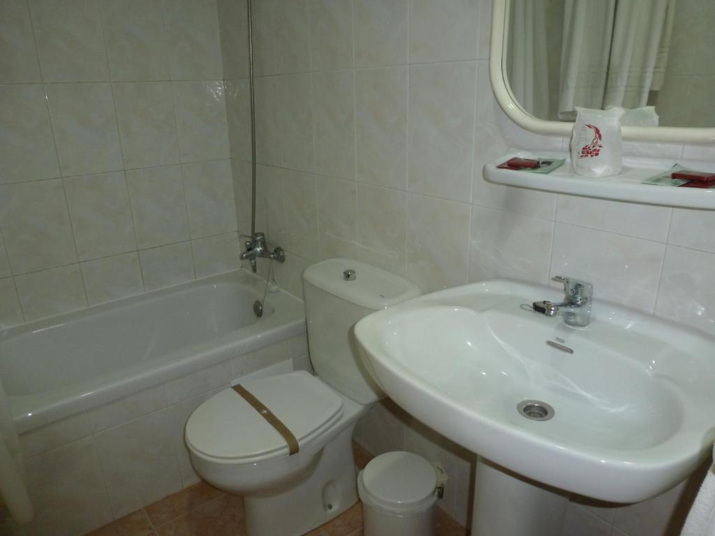 Hostal Cortés photo 4