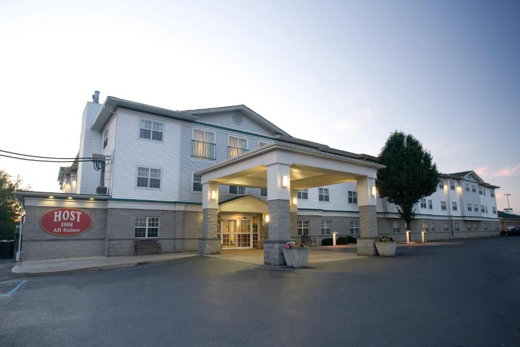 Host Inn All Suites image
