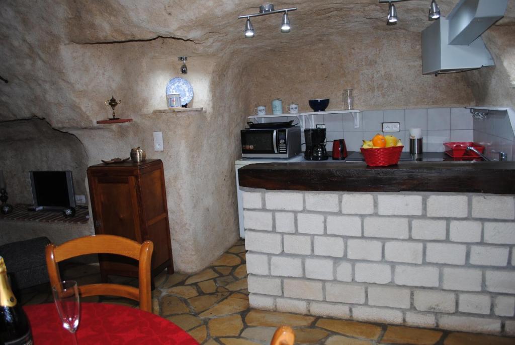 Gite " Le Troglo des 3 Châteaux " photo 2