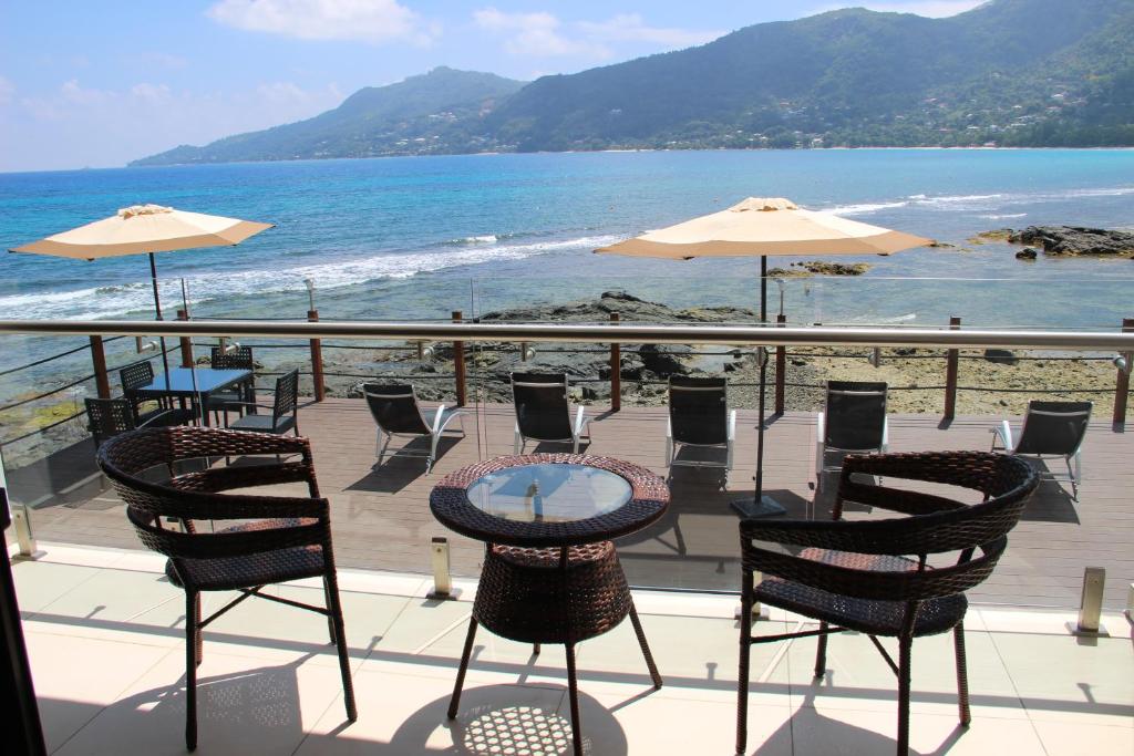 Surfers Cove Apartments photo 2
