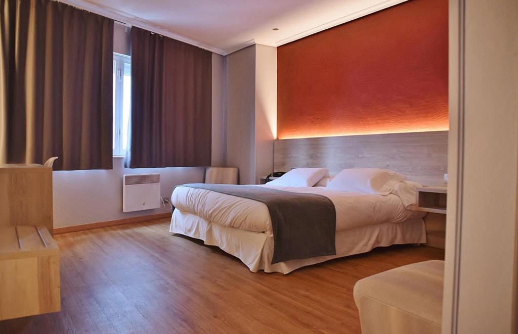 Hospedium Hotel La Marina Costa da Morte photo 1