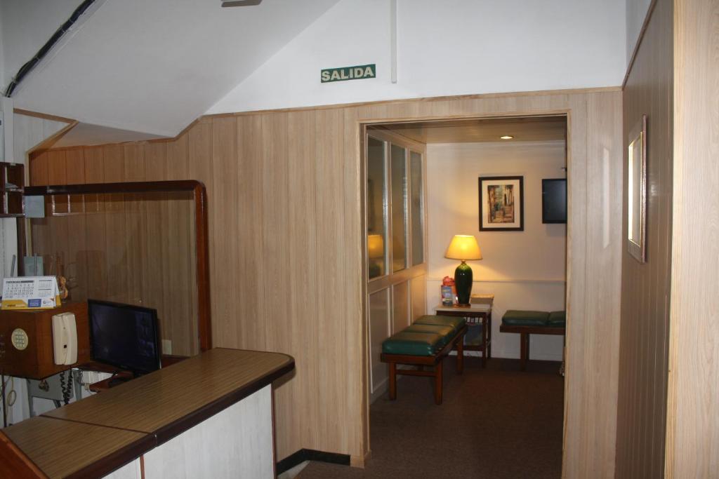 Hotel Ideal photo 2