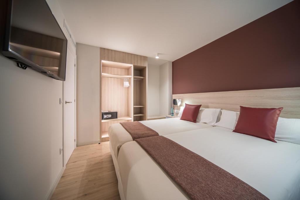 {
  "en-gb": "Hotel & Aparthotel Cosmos"
} photo 1
